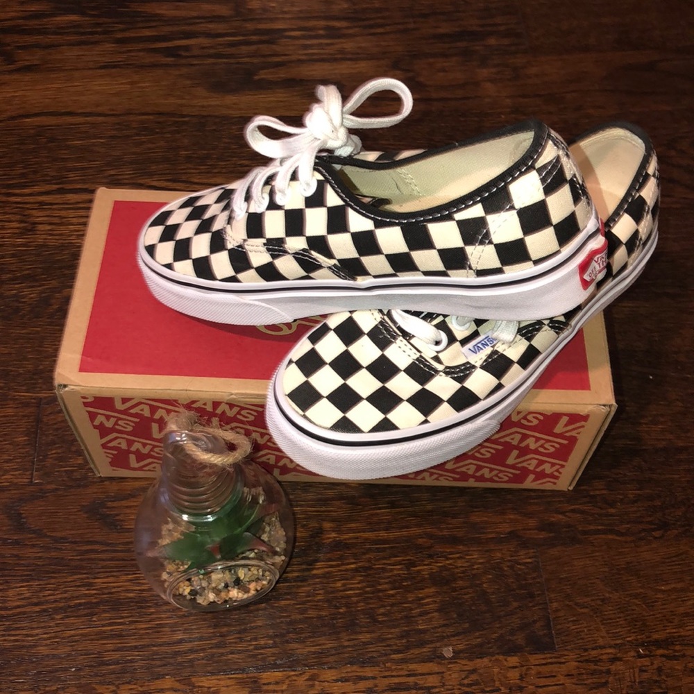 Vans - Picture 2 of 3